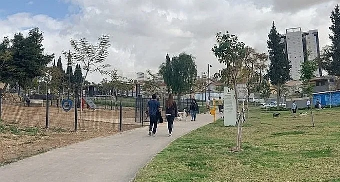 עצרת יוצרים בבאר שבע נגד הפגיעה בתקשורת ובחופש היצירה