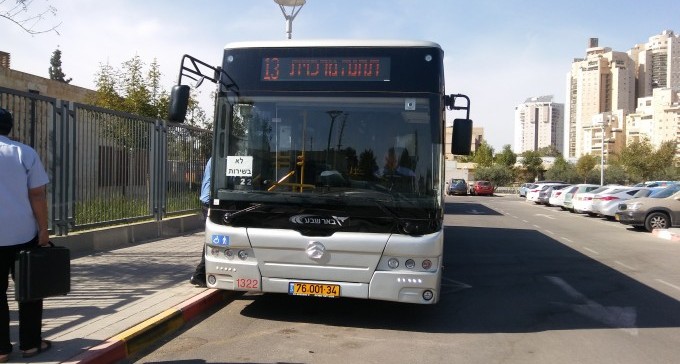 בן 74 הורד מהאוטובוס ונאלץ ללכת קילומטרים ברגל, בגלל תקלה ברב קו