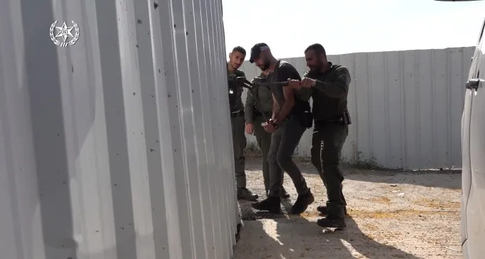 תושב טראבין חשוד בניהול חברת שמירה - שסחטה פרוטקשן