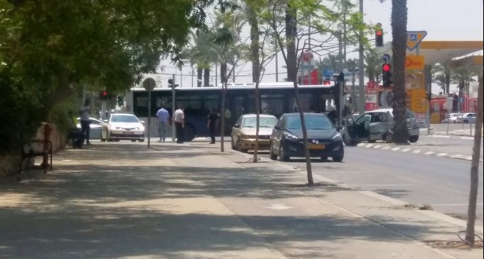 תאונה בדרך מצדה - בין אוטובוס לרכב פרטי