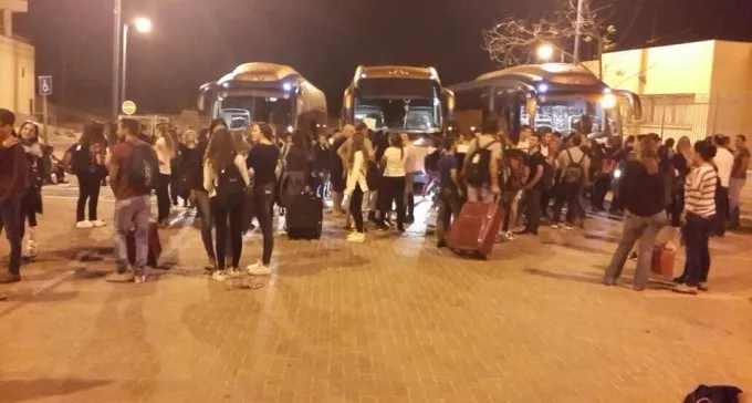 תלמידי יב' ממיתר בדרך לפולין