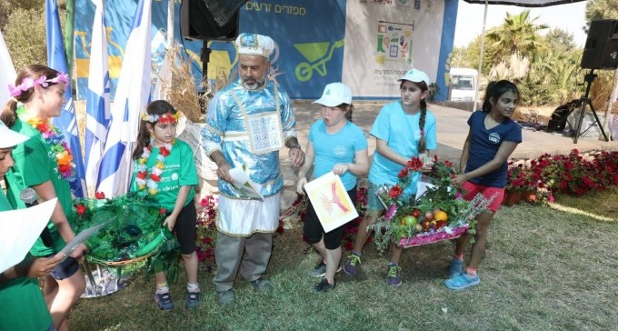 מלמדים את תלמידי ב''ש נאמנות לאדמה