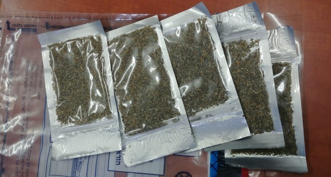 4 חשודים בסחר בסם נייס גאי נעצרו בשכונה ד'