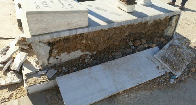 בלי כבוד למת: ונדלים וגנבי מתכות מחללים מצבות בב''ש