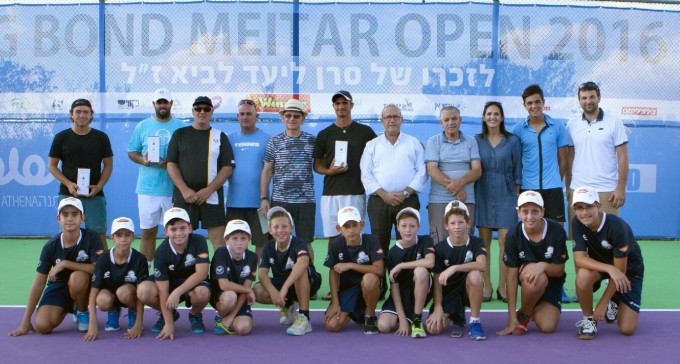 בדרך לווימבלדון עוצרים במיתר