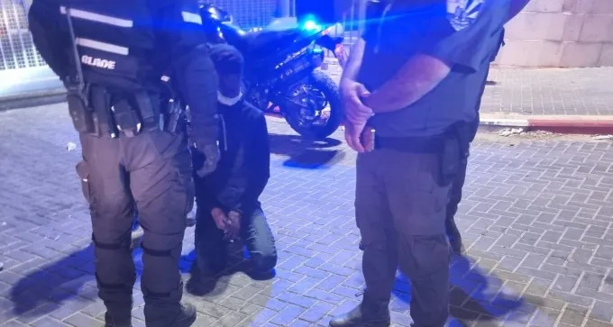צפו: רכב על סוס בפארק נחל באר שבע - ונעצר על ידי כוח משטרה