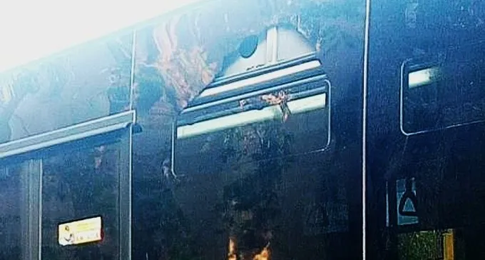 ידוי אבנים על אוטובוס בב''ש, נער נפצע קל