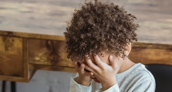 חשד: סייעת במעון בב''ש התעללה בילדים