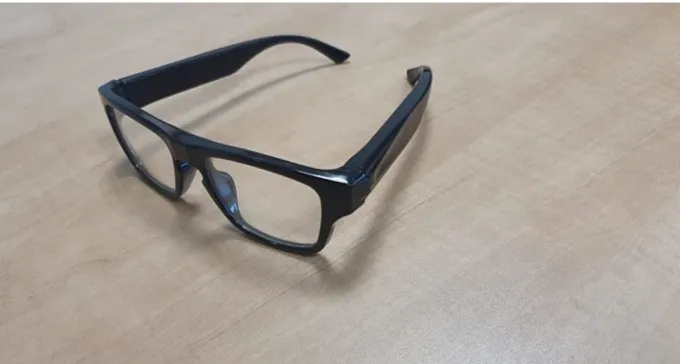 קופאי בב''ש צילם פרטי אשראי במשקפיים חכמים - וחגג על חשבון לקוחות