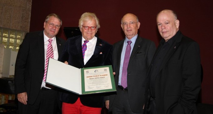 יוסטוס פרנץ זכה בתואר עמית כבוד של האקדמיה למוסיקה ומחול בירושלים