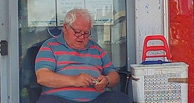 ''ארתור ממרכז אורן'' הלך לעולמו ואין מי שילווה אותו בדרכו האחרונה