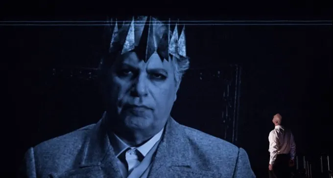 מנהל התאטרון לשעבר שחזר לביים ולשחק בבירת הנגב