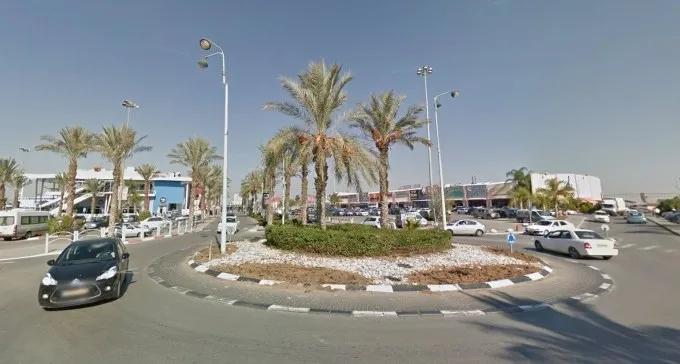 מבלים נלכדו במתקן שעשועים במתחם ביג