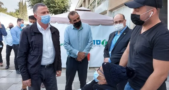 אדלשטיין סייר בסורוקה - ושמע על עליה במאושפזי קורונה