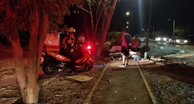 4 פצועים בהתנגשות קלנועית ברכב פרטי