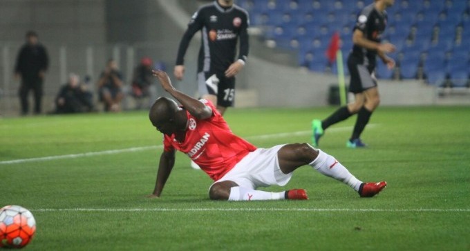 המכונה האדומה נעצרה מול רעננה