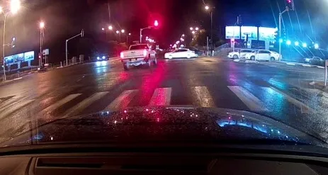 צפו: נהיגה פרועה וחצייה באדום בדרך אליהו נאווי, סיכון נהגים אחרים