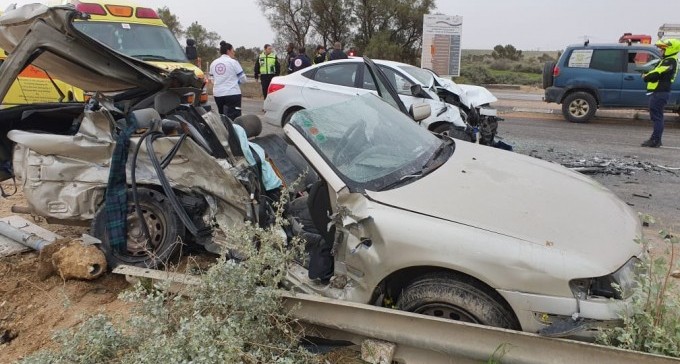 תאונה קטלנית בכניסה לב''ש: בן 60 נהרג, אישה נפצעה באורח אנוש