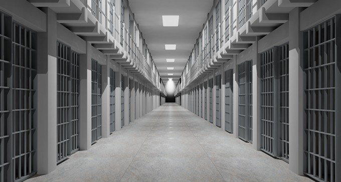 אסיר עולם ניסה לדקור את סגן מפקד כלא ב''ש, שלשה סוהרים נפצעו