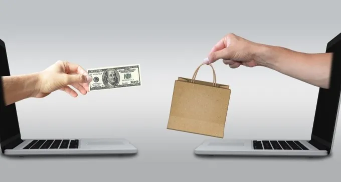 מוכרים באינטרנט? אתם על כוונת רשות המסים