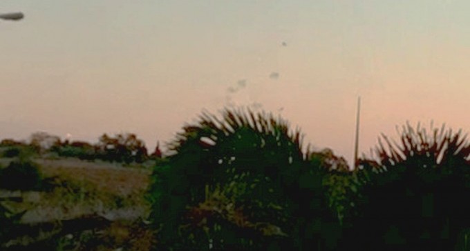 הנגב תחת מתקפה: אזעקות צבע אדום בפזורה ומיתר, רקטה פגעה באוטובוס