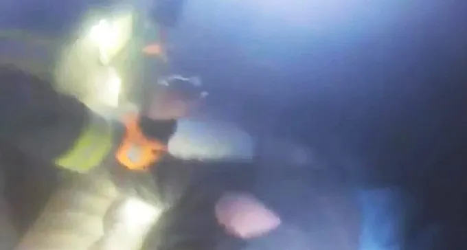 צפו: תיעוד דרמטי של חילוץ הלכוד בשריפה ברח' סעדיה גאון