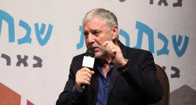 ''יעלון עשה מסע שופינג של פוליטיקאי דרגה ח' מביך אצל כל המפלגות''