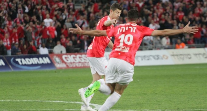 להבטיח את המקום הראשון לפני הפליי אוף