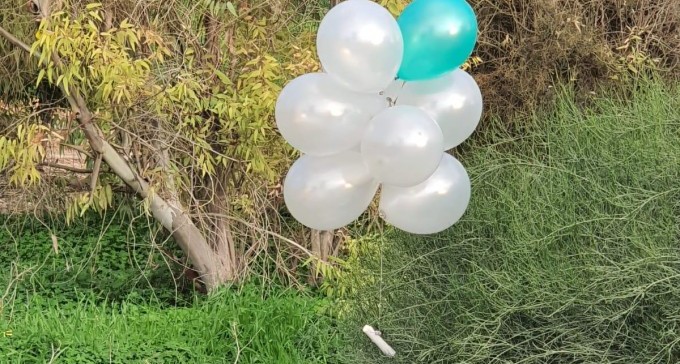 מטען שחובר לבלונים התפוצץ בסמוך לאנשי ביטחון