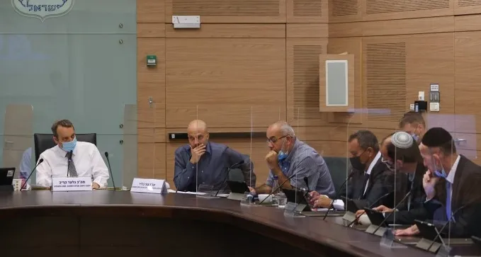 לא התחסנתם חיסון שלישי? תבדקו פעמיים בשבוע - על חשבונכם