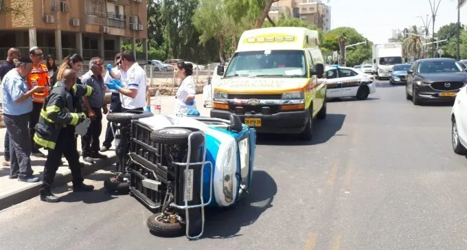 שוב תאונה בטוביהו: בן 60 שנסע בקלנועית נפגע מרכב פרטי