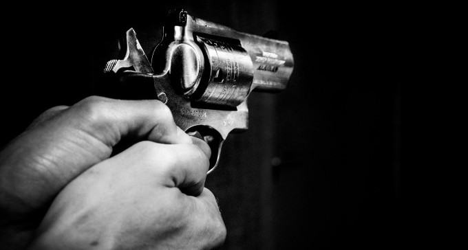 בוגר ושני נערים סחטו באיומים בית קפה באר שבעי