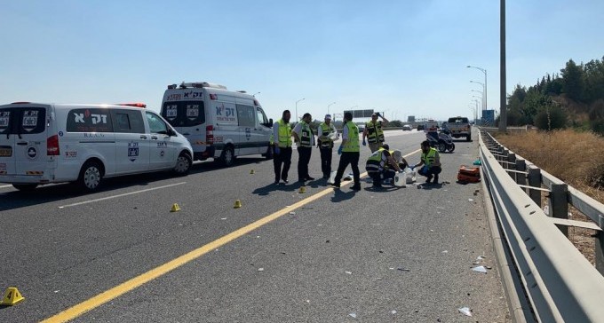 עצר לתקן תקלה ברכב - ונדרס למוות