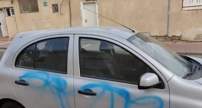 כלי רכב הושחתו בשכונה ד', נעצר חשוד בן 40