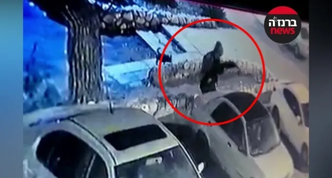 צפו: גנבי הרכב בבאר שבע לא מתרגשים מסיורים ומצלמות אבטחה