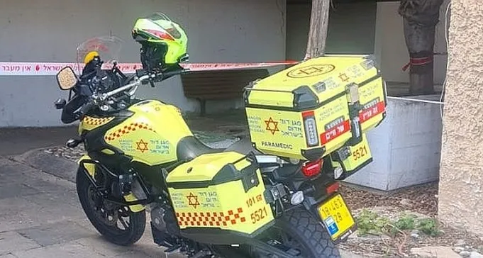 רוכבי אופניים חשמליים נפצעו בתאונה בשכונה ו' החדשה
