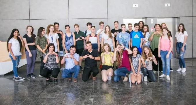 מדעני העתיד ביקרו באדמה מכתשים בנאות חובב