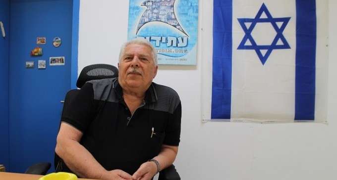 האיש שגורם לצעירים שחיים בגולה לעלות לארץ