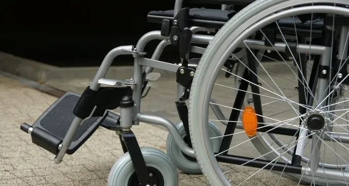 כתב אישום: תושב נתיבות תקף את בת זוגו חסרת הישע