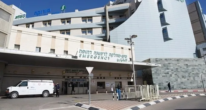 התפרעות אלימה בסורוקה, מאבטח נפצע