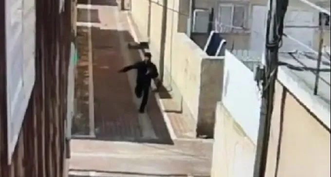 לא ידע שהוא מתועד: נתפס חוטף התיקים של שכונה ד'