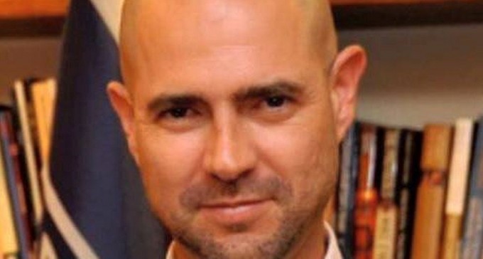 היסטוריה בכנסת: אמיר אוחנה, להט''ב מב''ש, מונה לשר המשפטים