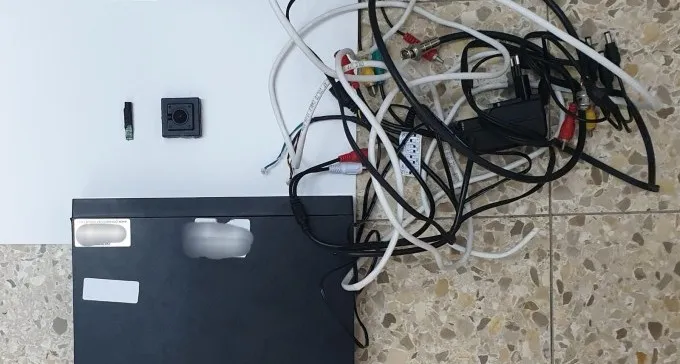 רצתה לתפוס את בן זוגה ''על חם'' עם אחרת: התקינה לו מצלמה בממיר