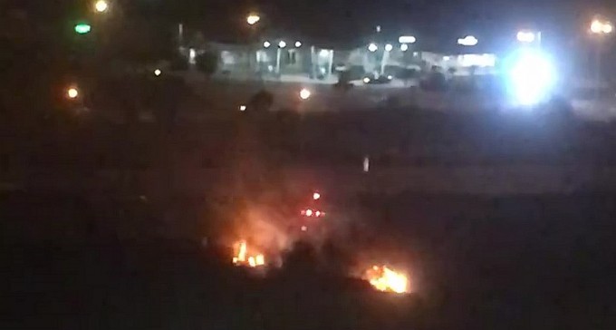 צפו: שריפת קוצים בדרך חברון