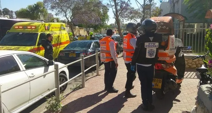 צעיר נדקר ברחוב הסנהדרין, פונה לסורוקה