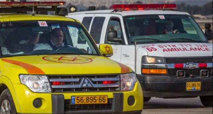 בהפרש של דקות: ילד נפל מגובה, נער התחשמל