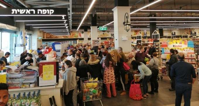 לקראת ההודעה הדרמטית: באר שבעים פשטו על חנויות מזון שפתוחות בשבת