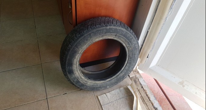 סכנה בכביש 25: נערים גילגלו צמיגים לעבר מכוניות נוסעות