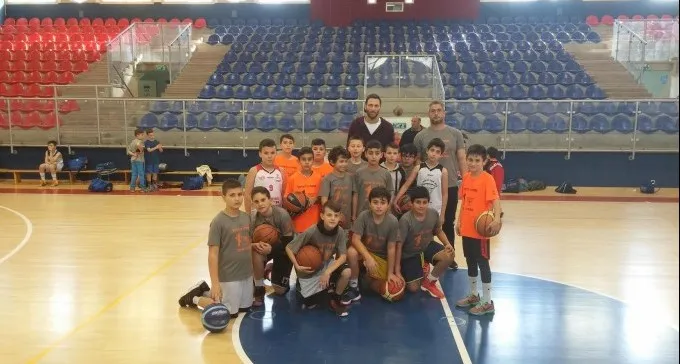 כוכבי כדורסל בכירים במחנה חנוכה בעומר