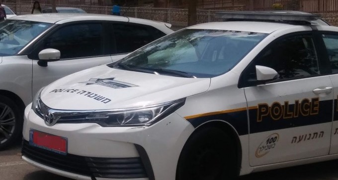 כתב אישום: שוטר הטיח ראשו של עצור בדלת - ומסר הודעה כוזבת